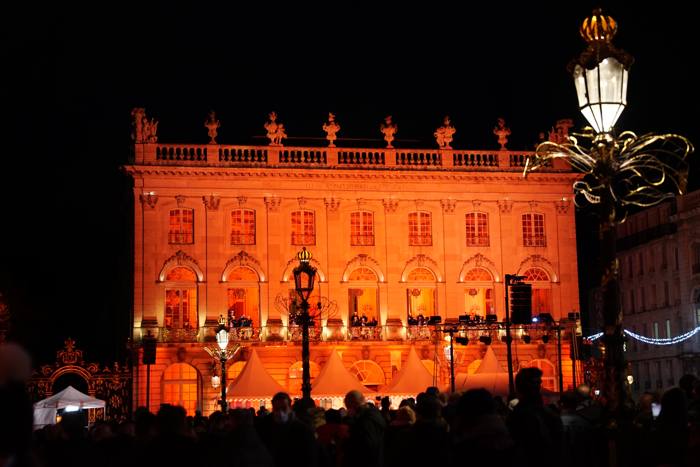 Détail de la façade et du fronton « Opéra national de Lorraine »